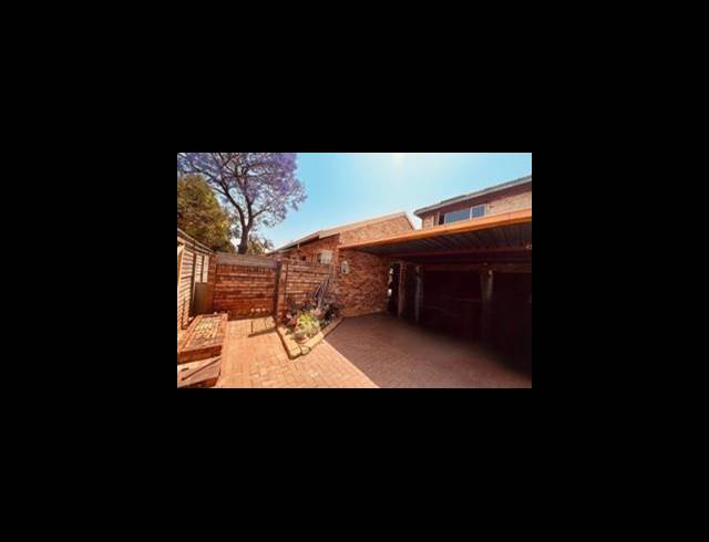 4 BEDROOM HOUSE FOR SALE IN HESTEAPARK